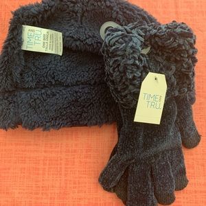 NWT, Time & Tru black faux fur beanie hat mittens